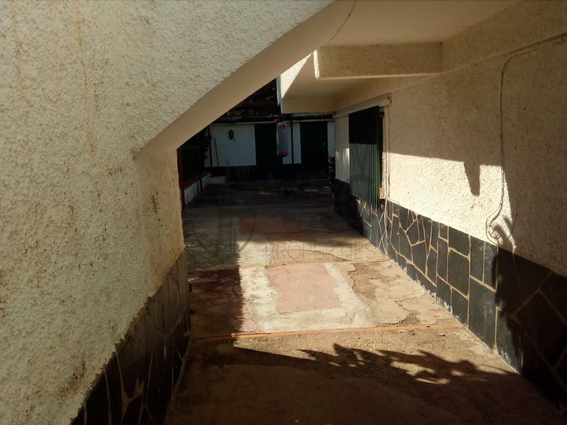 5 soveværelse Villa til salg i Montserrat med swimmingpool garage - € 259.000 (Ref: 8910245)