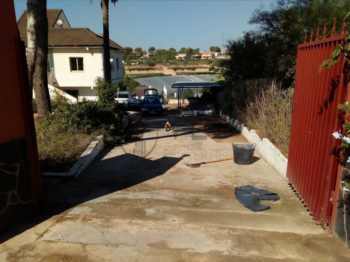 5 soveværelse Villa til salg i Montserrat med swimmingpool garage - € 259.000 (Ref: 8910245)