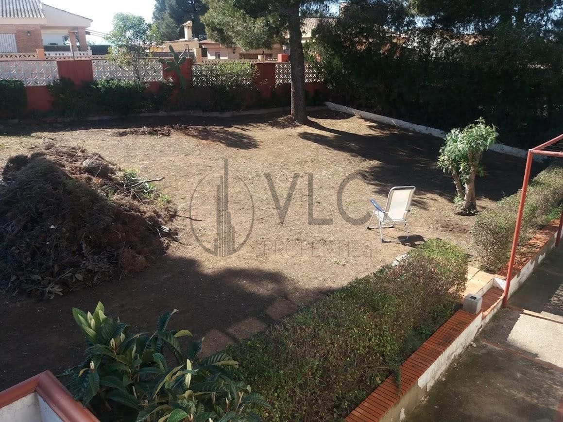 5 soveværelse Villa til salg i Montserrat med swimmingpool garage - € 259.000 (Ref: 8910245)