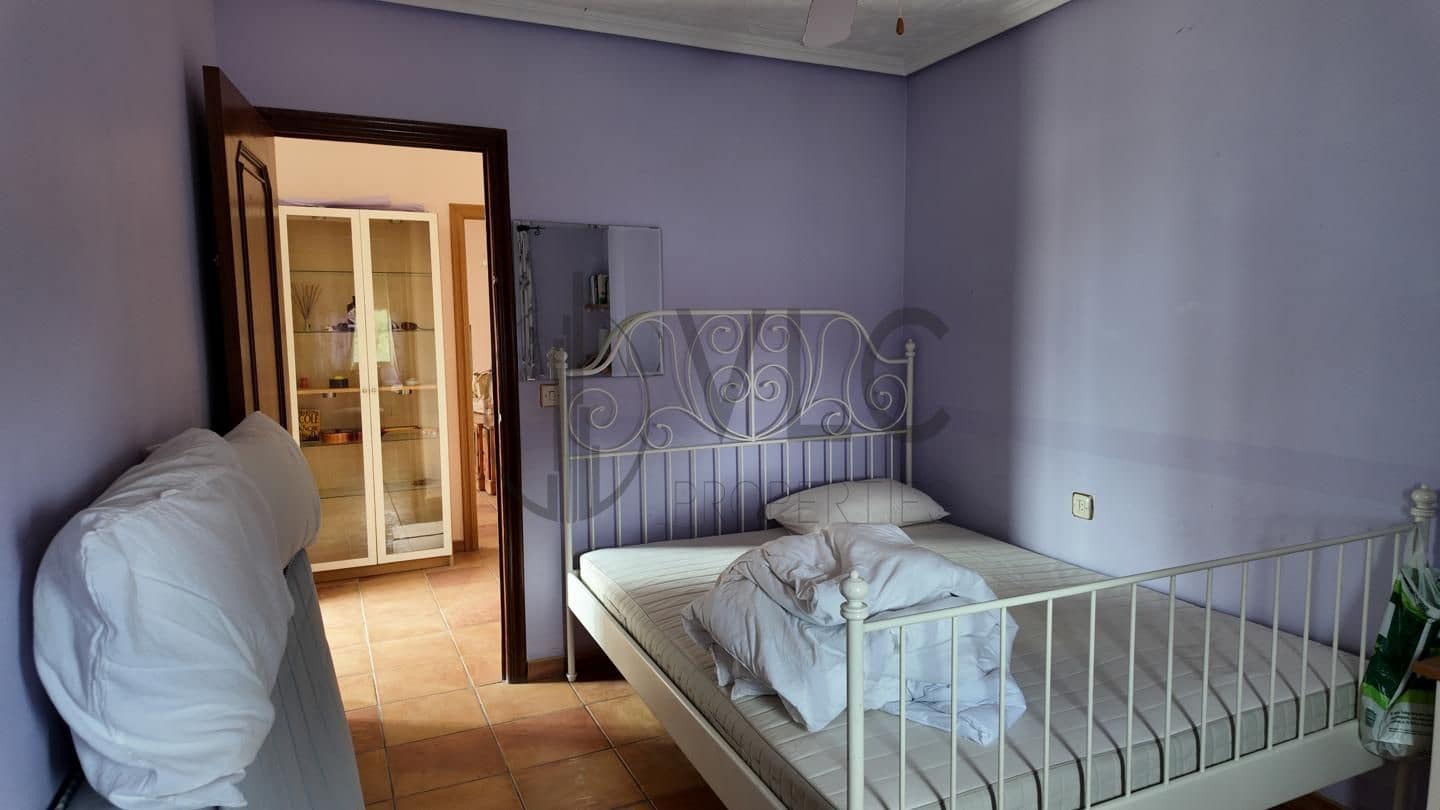 Chalet de 5 habitaciones en Montserrat en venta con piscina garaje - 259.000 € (Ref: 8910245)