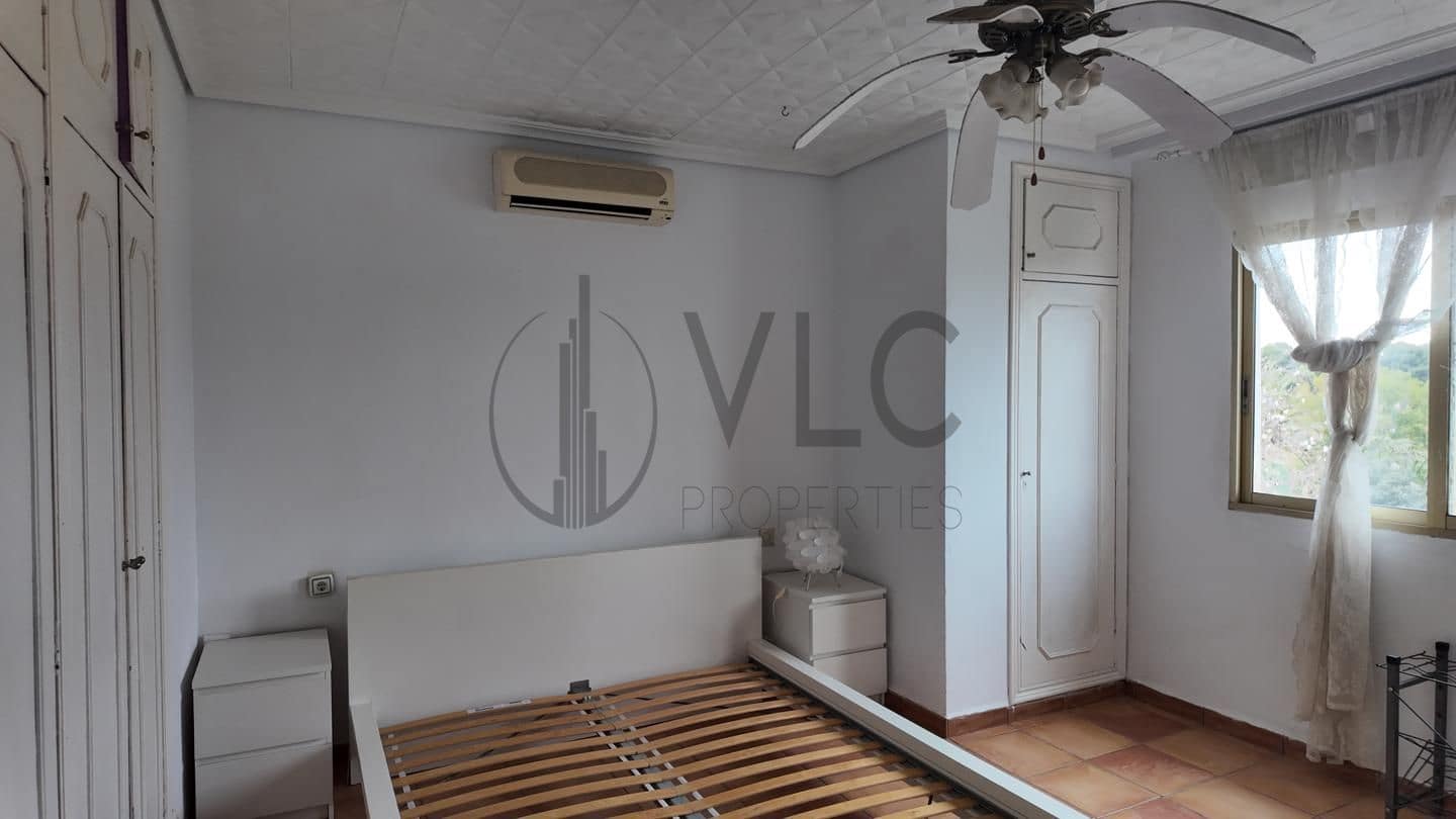 Chalet de 5 habitaciones en Montserrat en venta con piscina garaje - 259.000 € (Ref: 8910245)