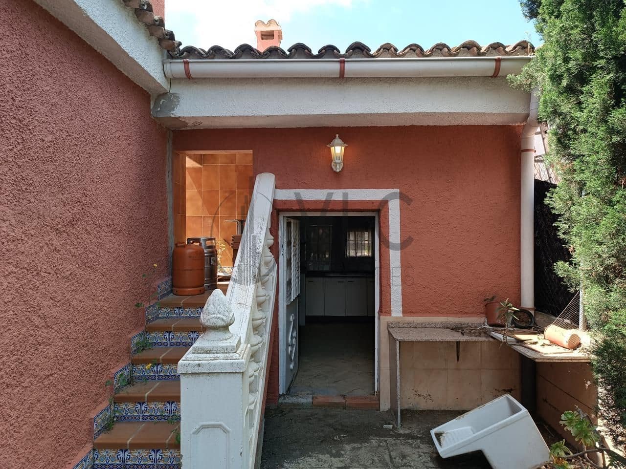 7 soveværelse Villa til salg i Montroy med swimmingpool garage - € 295.000 (Ref: 9022009)