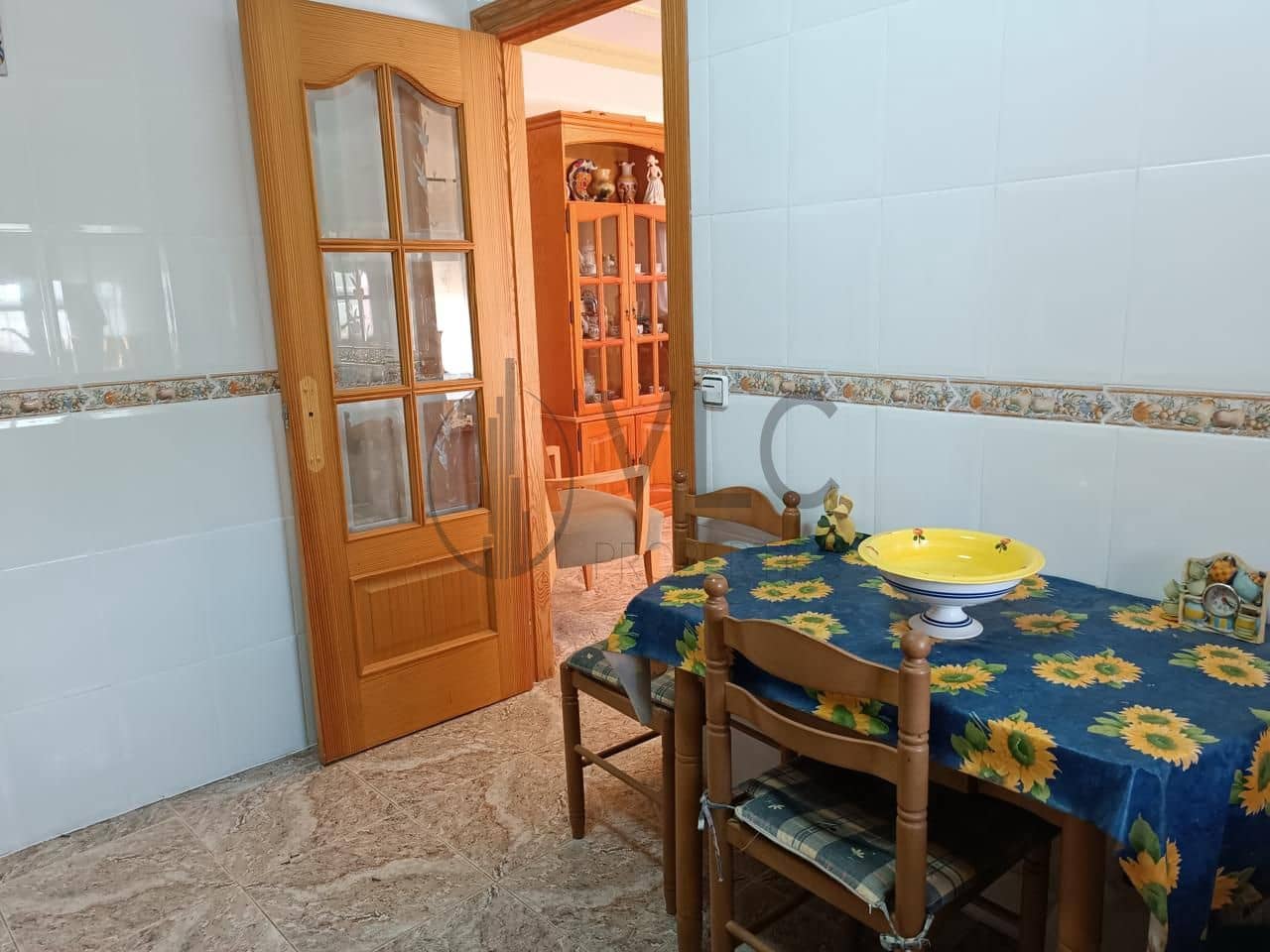 7 soveværelse Villa til salg i Montroy med swimmingpool garage - € 295.000 (Ref: 9022009)