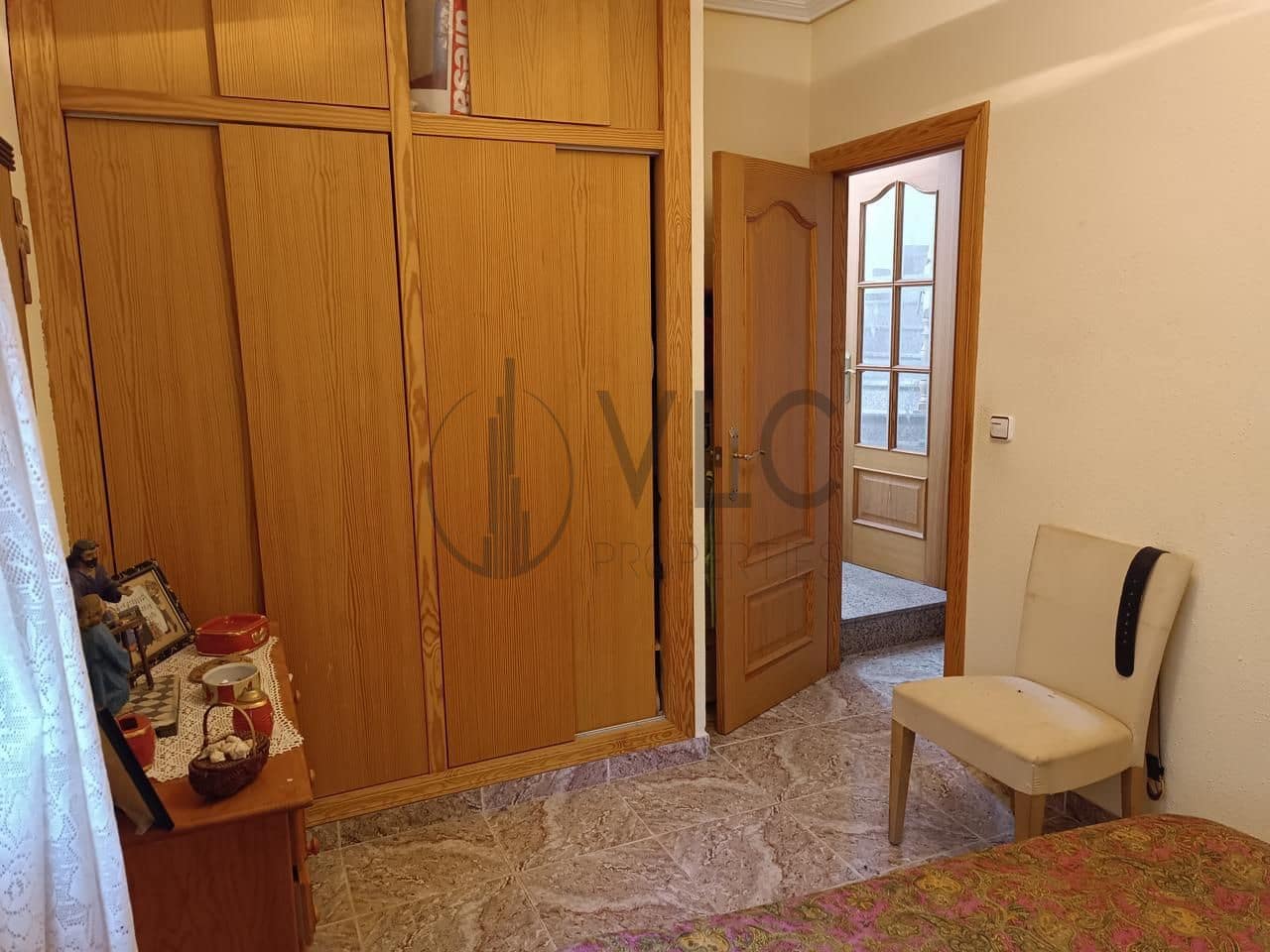 7 soveværelse Villa til salg i Montroy med swimmingpool garage - € 295.000 (Ref: 9022009)