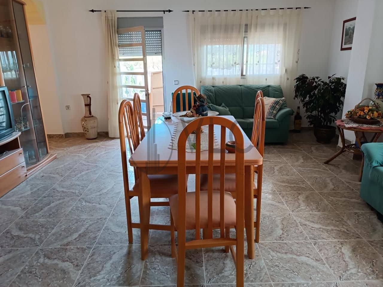 7 soveværelse Villa til salg i Montroy med swimmingpool garage - € 295.000 (Ref: 9022009)