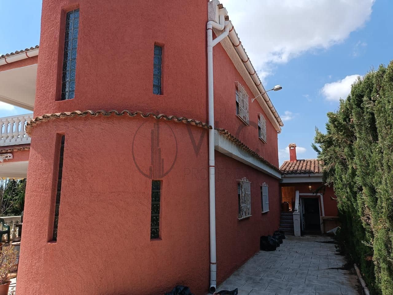 7 soveværelse Villa til salg i Montroy med swimmingpool garage - € 295.000 (Ref: 9022009)