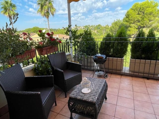 Chalet de 3 habitaciones en Chiva en venta con piscina - 287.000 € (Ref: 9115451)