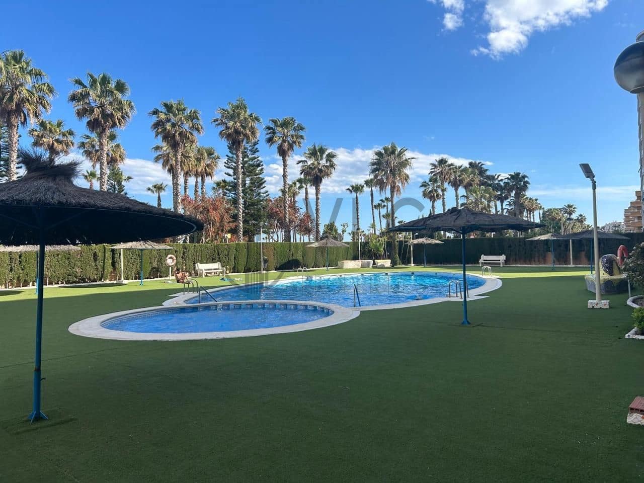 3 bedroom Flat for sale in Oropesa  - € 258,000 (Ref: 9610171)