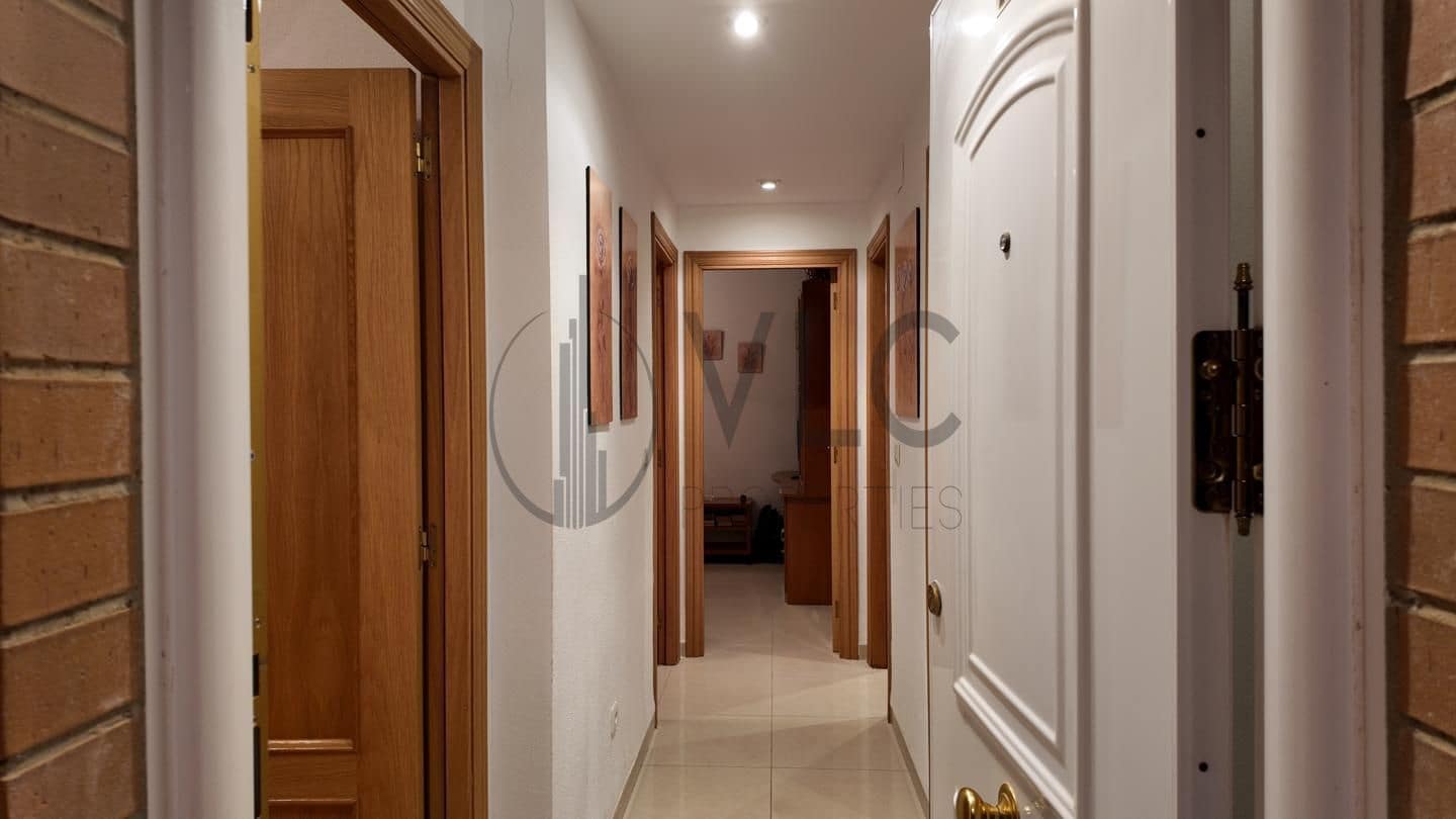 3 bedroom Flat for sale in Oropesa  - € 258,000 (Ref: 9610171)