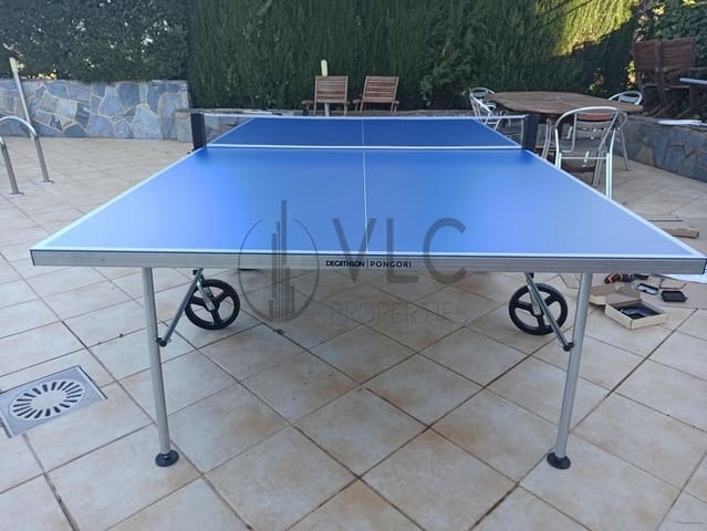 5 bedroom Villa for sale in Montserrat with pool garage - € 239,000 (Ref: 9619490)