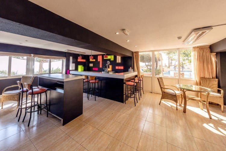 50 quarto Comercial para venda em Torrevieja com piscina - 6 000 000 € (Ref: 7904502)