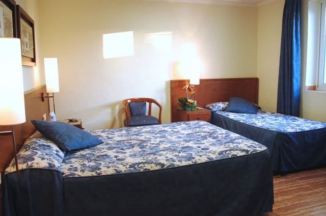 50 quarto Comercial para venda em Torrevieja com piscina - 6 000 000 € (Ref: 7904502)