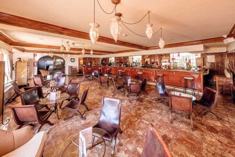 50 quarto Comercial para venda em Torrevieja com piscina - 6 000 000 € (Ref: 7904502)