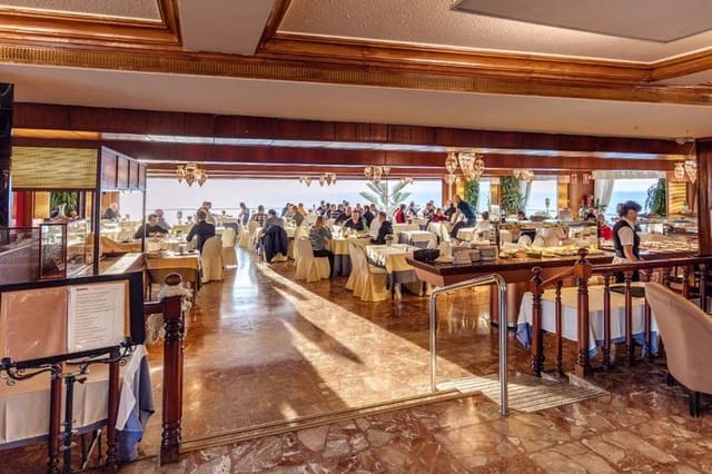 50 quarto Comercial para venda em Torrevieja com piscina - 6 000 000 € (Ref: 7904502)