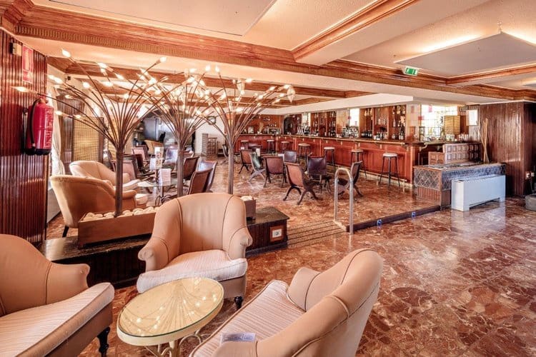 50 quarto Comercial para venda em Torrevieja com piscina - 6 000 000 € (Ref: 7904502)