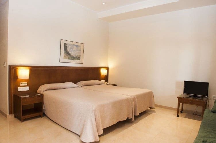 28 sypialnia Komercyjne na sprzedaż w Torrevieja z basenem - 4 500 000 € (Ref: 7904503)