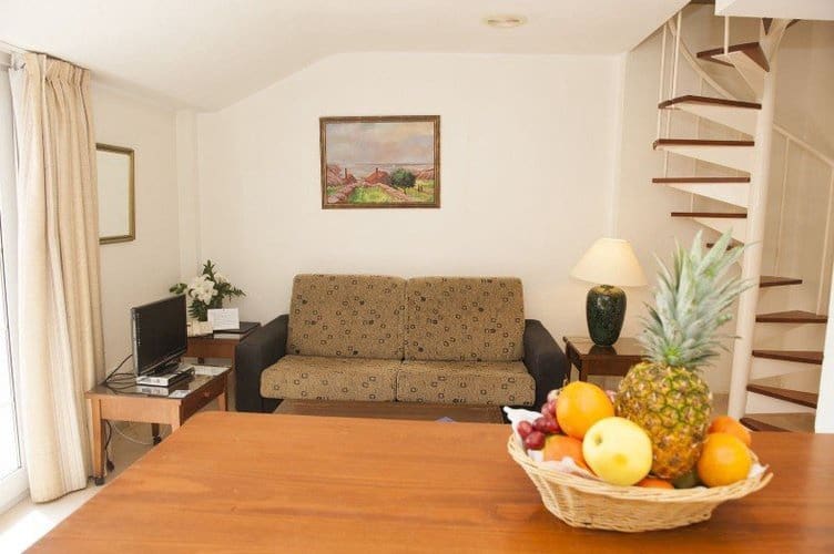 28 sypialnia Komercyjne na sprzedaż w Torrevieja z basenem - 4 500 000 € (Ref: 7904503)