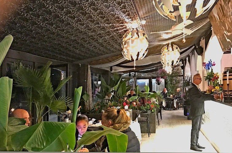 28 sypialnia Komercyjne na sprzedaż w Torrevieja z basenem - 4 500 000 € (Ref: 7904503)