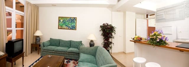 28 quarto Comercial para venda em Torrevieja com piscina - 4 500 000 € (Ref: 7904503)