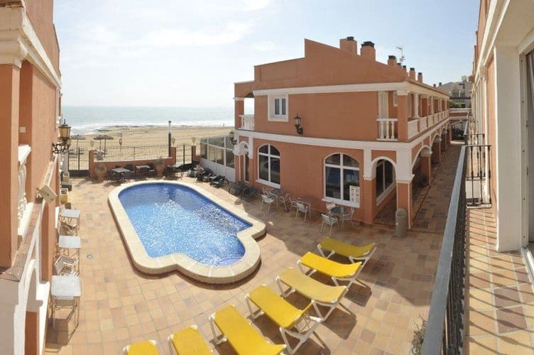 28 sypialnia Komercyjne na sprzedaż w Torrevieja z basenem - 4 500 000 € (Ref: 7904503)