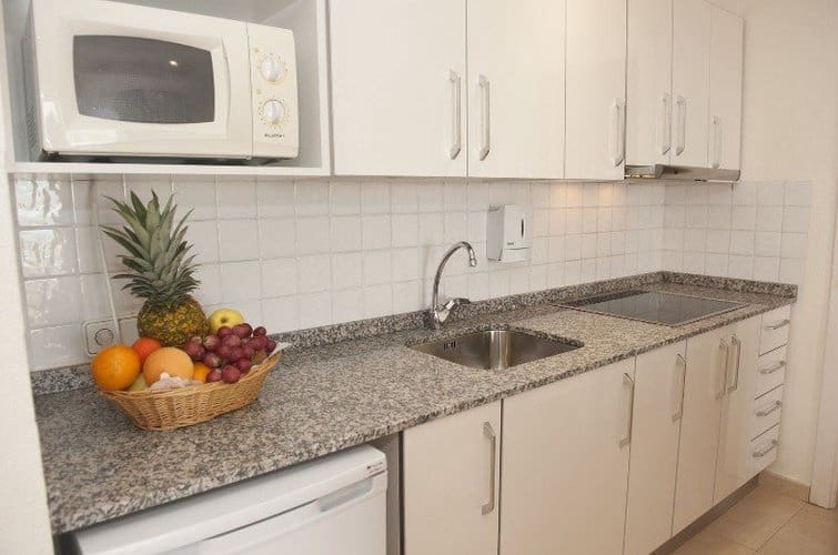 28 sypialnia Komercyjne na sprzedaż w Torrevieja z basenem - 4 500 000 € (Ref: 7904503)