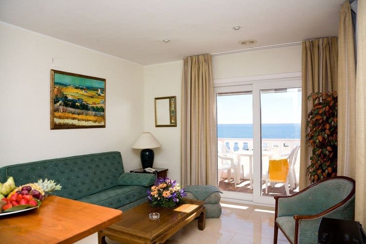 28 sypialnia Komercyjne na sprzedaż w Torrevieja z basenem - 4 500 000 € (Ref: 7904503)