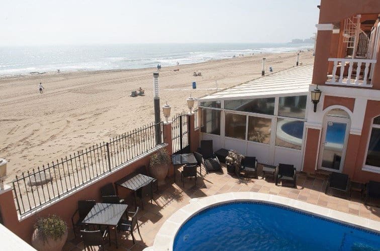 28 sypialnia Komercyjne na sprzedaż w Torrevieja z basenem - 4 500 000 € (Ref: 7904503)