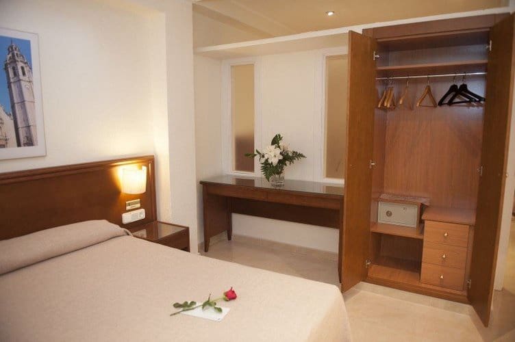 28 sypialnia Komercyjne na sprzedaż w Torrevieja z basenem - 4 500 000 € (Ref: 7904503)