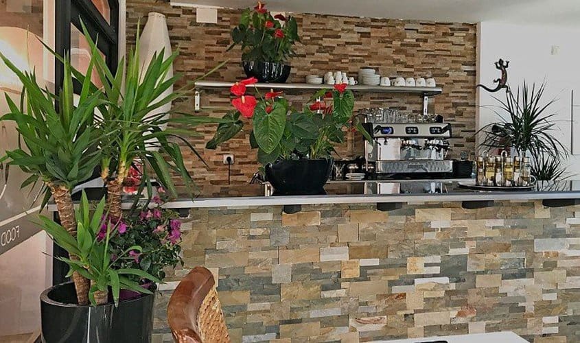 28 sypialnia Komercyjne na sprzedaż w Torrevieja z basenem - 4 500 000 € (Ref: 7904503)