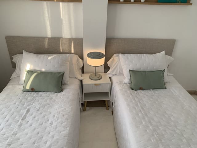 3 quarto Apartamento para venda em Dehesa de Campoamor, Orihuela com piscina - 220 000 € (Ref: 9131805)