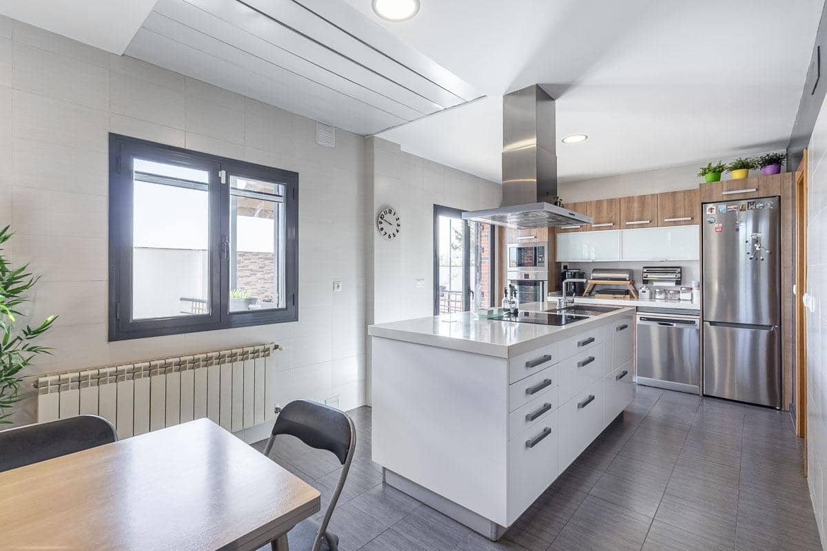 5 sypialnia Willa na sprzedaż w Alhendin z garażem - 439 000 € (Ref: 10041194)