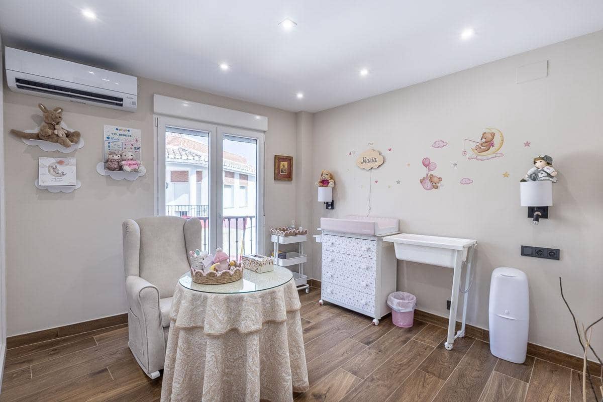 4 camera da letto Casa in vendita in Peligros con garage - 349.000 € (Rif: 10041201)