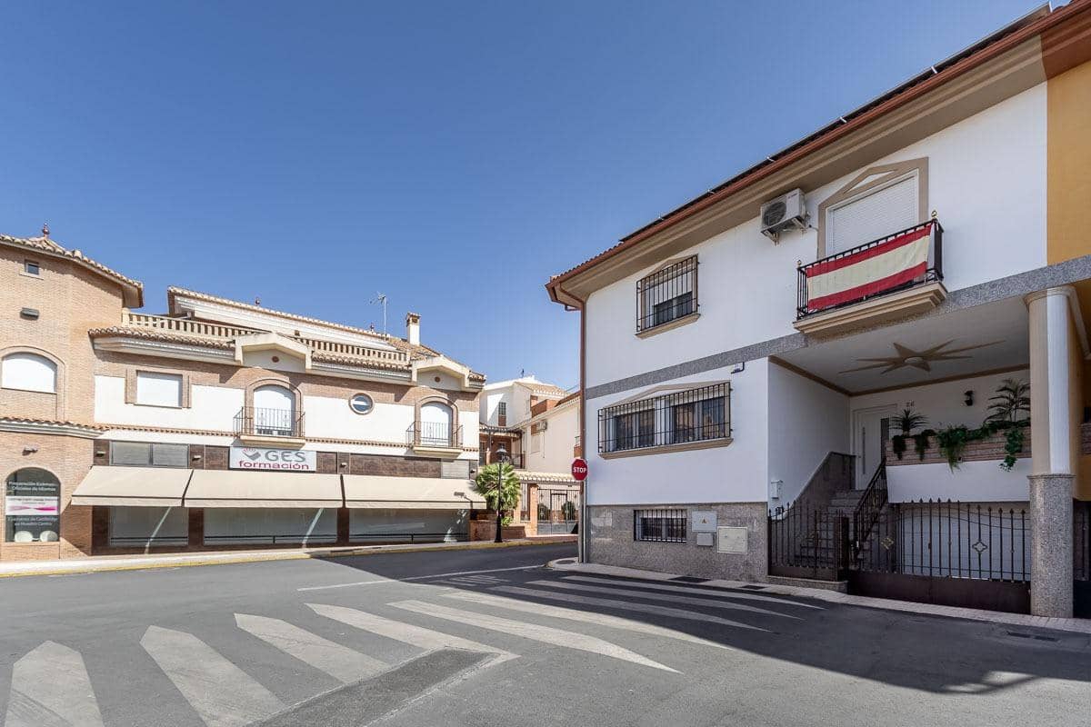 4 camera da letto Casa in vendita in Peligros con garage - 349.000 € (Rif: 10041201)
