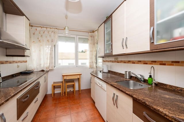 3 Zimmer Wohnung zu verkaufen in Granada Stadt - 265.000 € (Ref: 10043095)