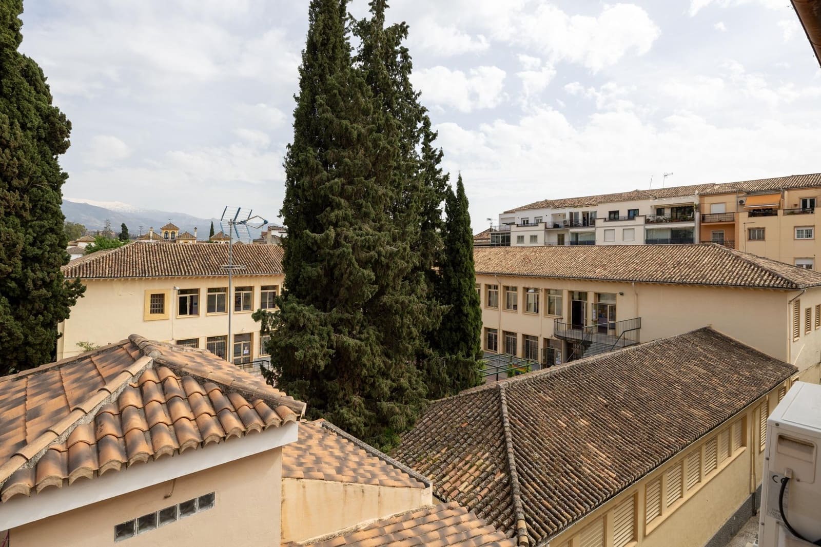 3 Zimmer Wohnung zu verkaufen in Granada Stadt - 265.000 € (Ref: 10043095)
