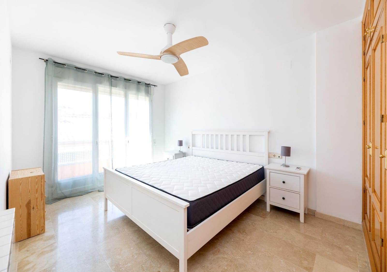 3 chambre Villa/Maison Mitoyenne à vendre à Grenade ville avec piscine garage - 390 000 € (Ref: 10043096)