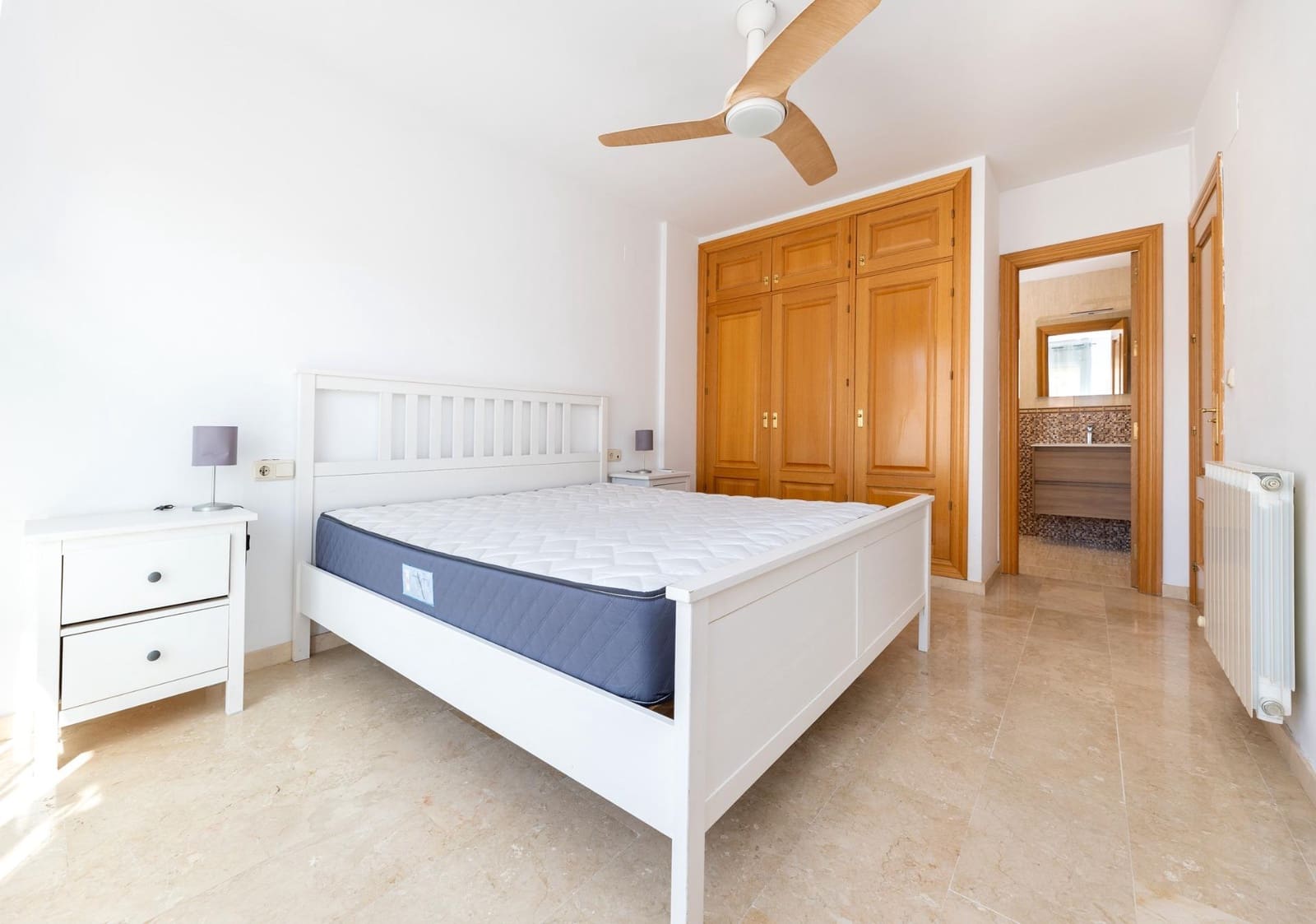 3 chambre Villa/Maison Mitoyenne à vendre à Grenade ville avec piscine garage - 390 000 € (Ref: 10043096)