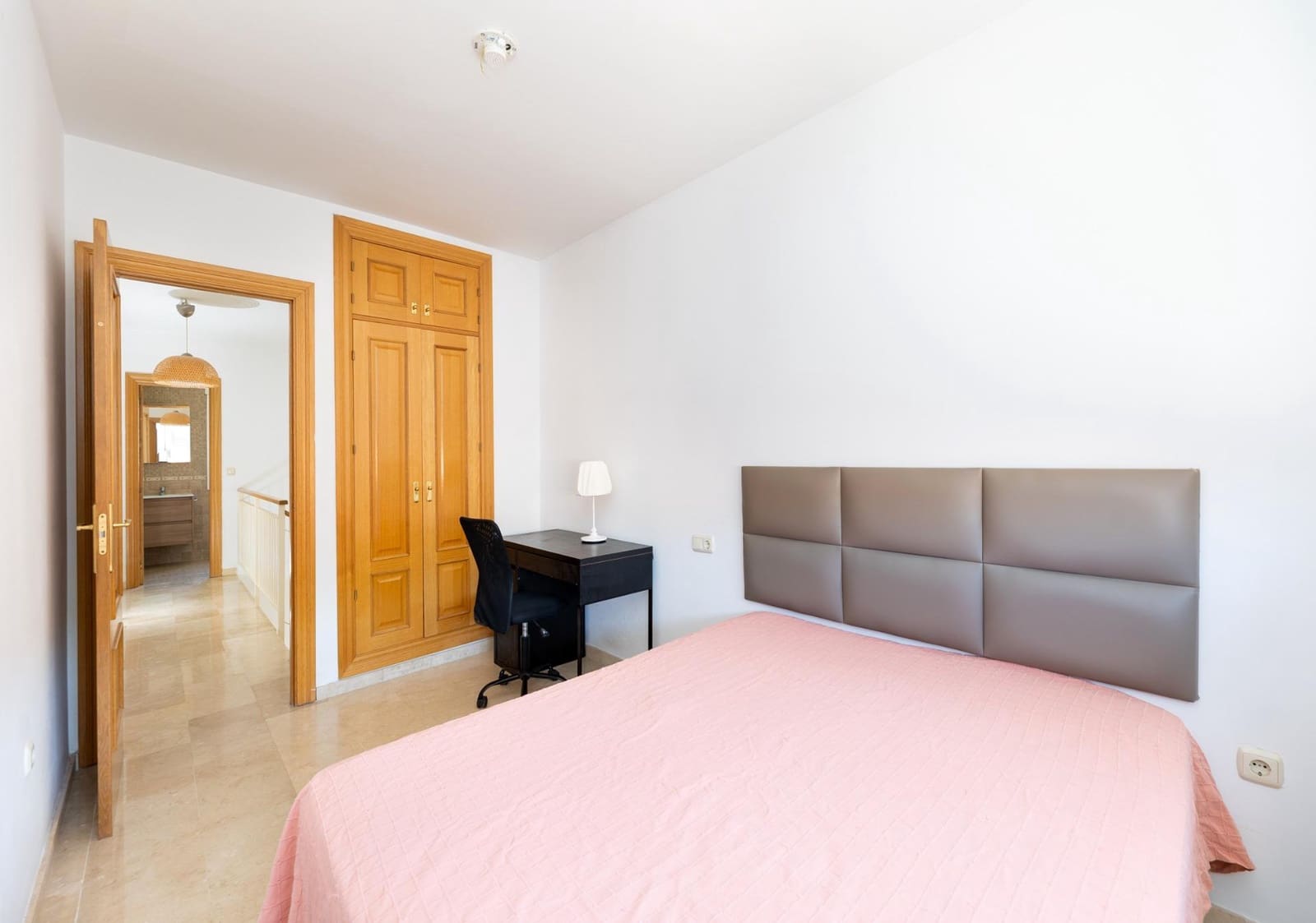 3 chambre Villa/Maison Mitoyenne à vendre à Grenade ville avec piscine garage - 390 000 € (Ref: 10043096)