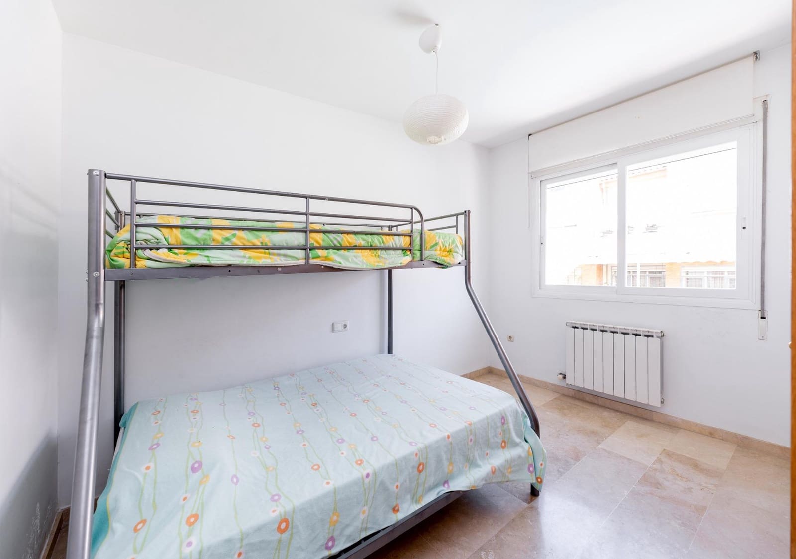 3 chambre Villa/Maison Mitoyenne à vendre à Grenade ville avec piscine garage - 390 000 € (Ref: 10043096)