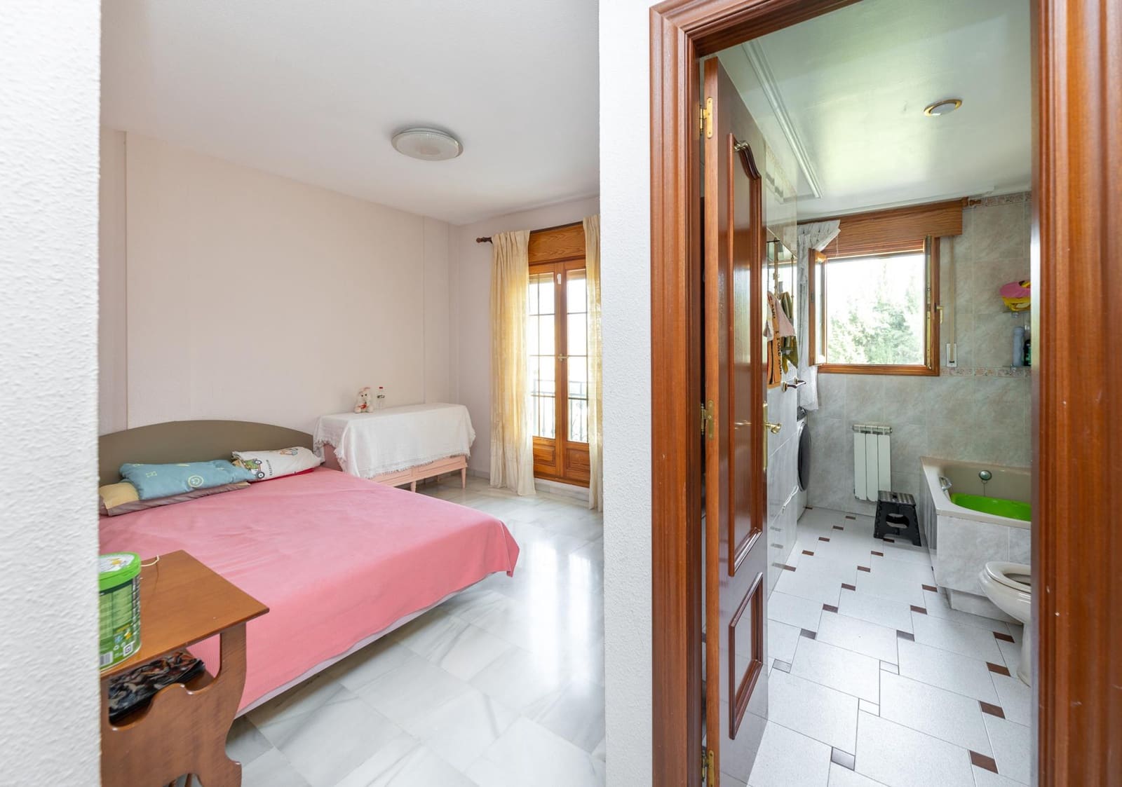 4 Zimmer Reihenhaus zu verkaufen in Cajar mit Pool - 275.000 € (Ref: 10055352)