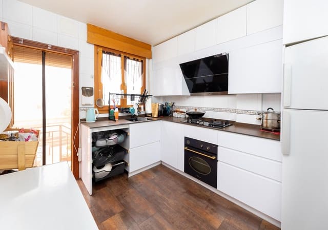 4 Zimmer Reihenhaus zu verkaufen in Cájar mit Pool - 275.000 € (Ref: 10055352)