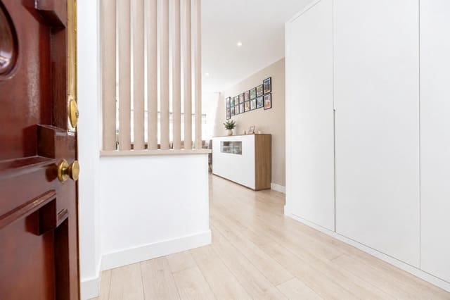 Piso de 4 habitaciones en Granada ciudad en venta - 359.000 € (Ref: 10081281)