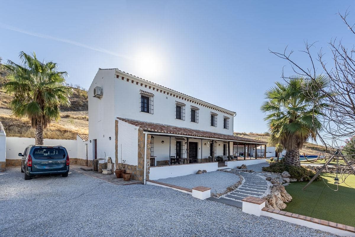 5 makuuhuone Huvila myytävänä paikassa Alhama de Granada mukana uima-altaan - 575 000 € (Ref: 10081284)