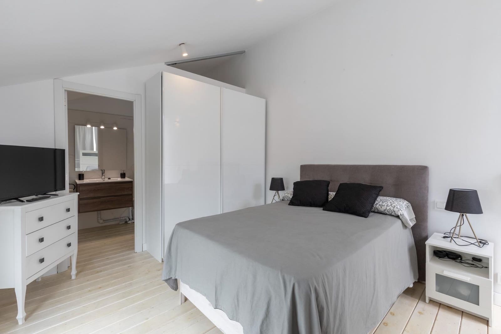 Chalet de 3 habitaciones en Granada ciudad en venta con garaje - 425.000 € (Ref: 10081287)
