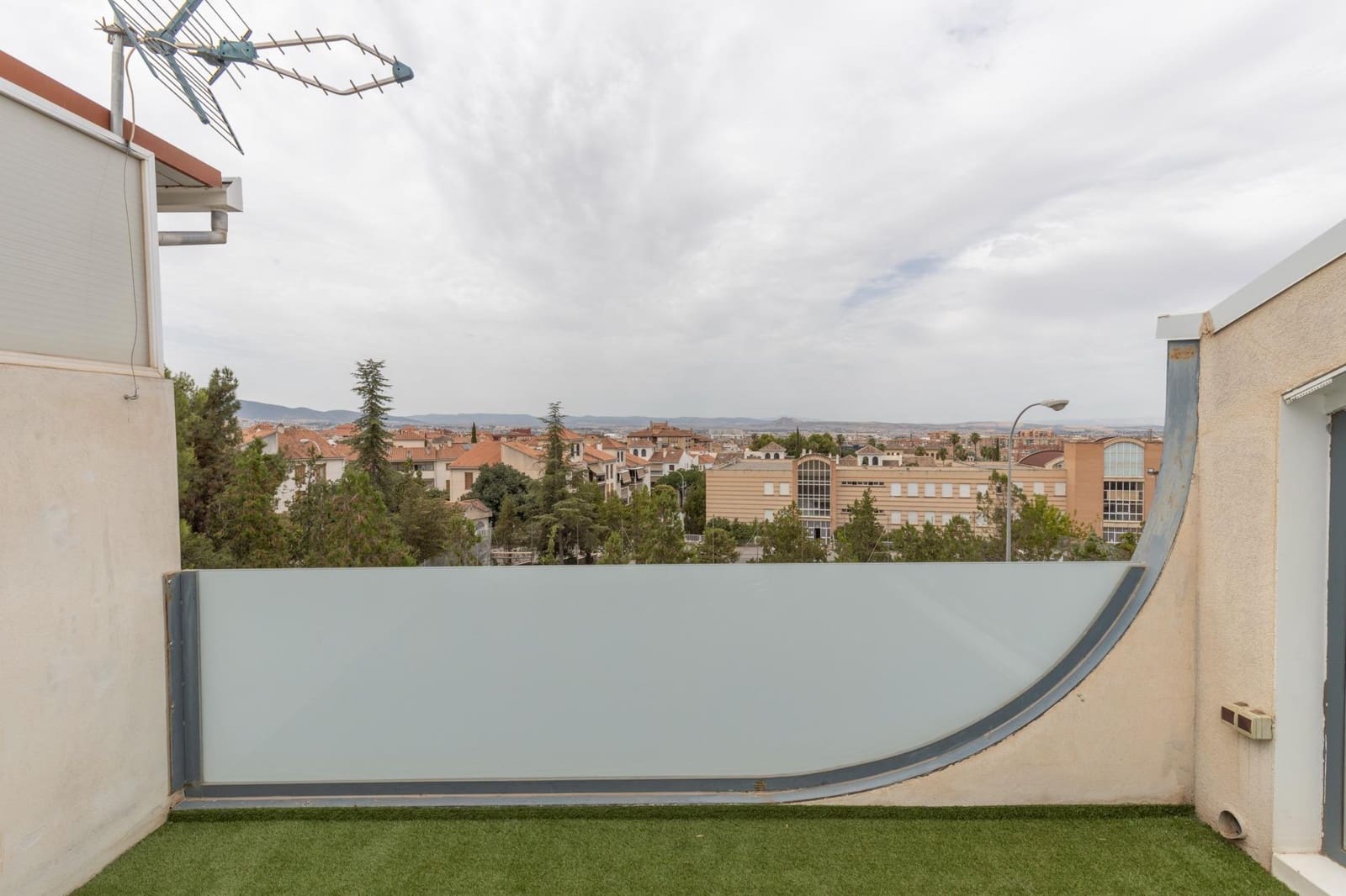 Chalet de 3 habitaciones en Granada ciudad en venta con garaje - 425.000 € (Ref: 10081287)