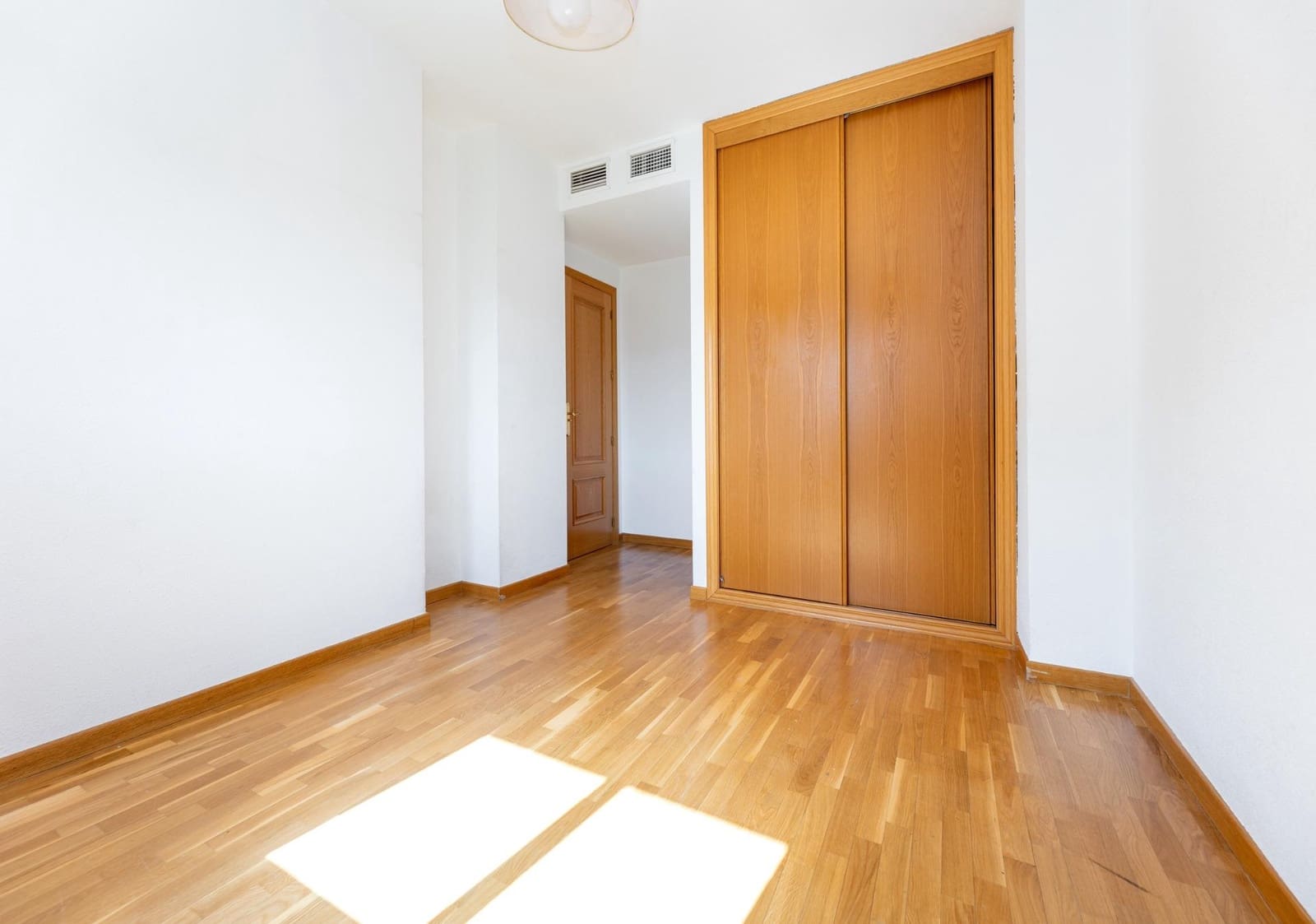 3 sovrum Lägenhet till salu i Granada stad med pool garage - 359 000 € (Ref: 10086237)