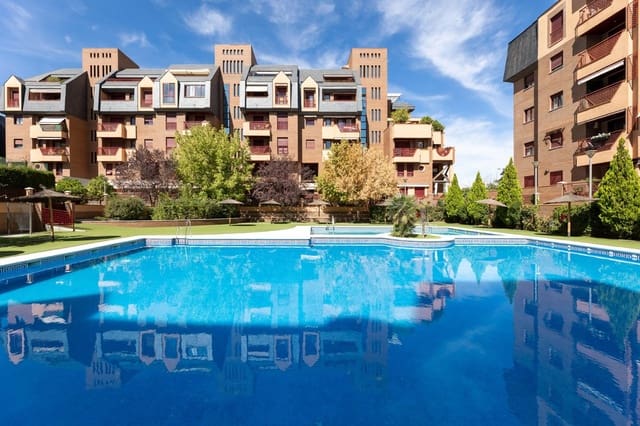 3 camera da letto Appartamento in vendita in Granada città con piscina garage - 359.000 € (Rif: 10086237)