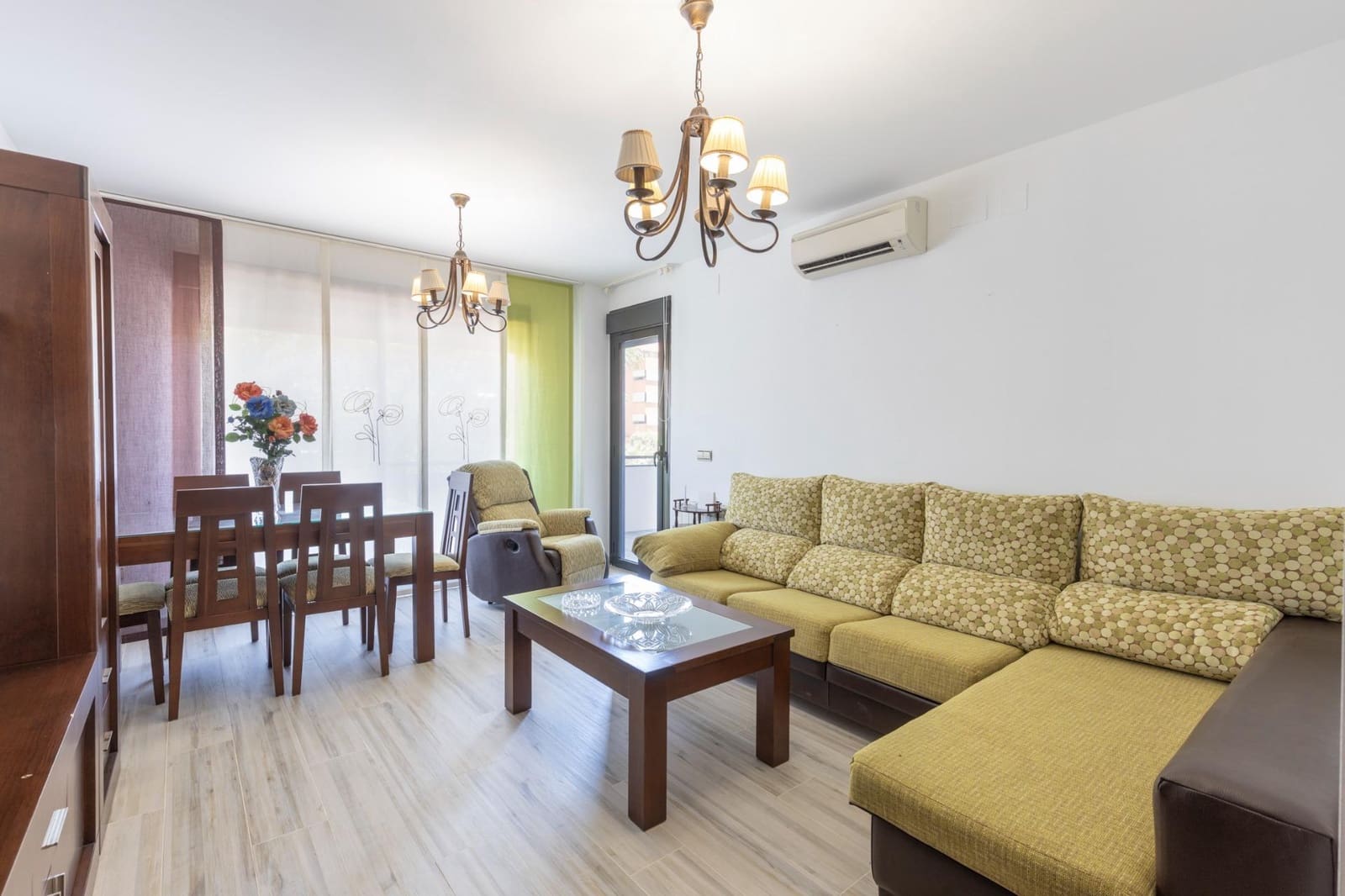 2 Zimmer Wohnung zu verkaufen in Granada Stadt mit Pool Garage - 292.000 € (Ref: 10086239)