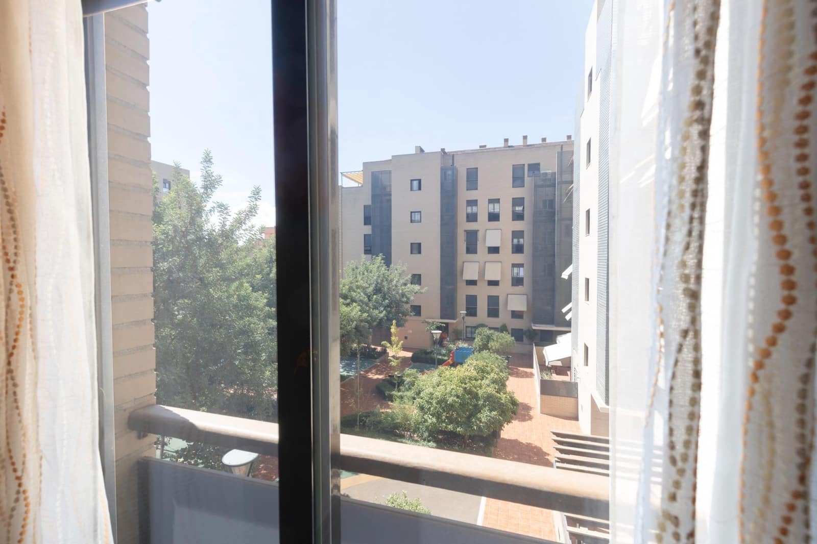 2 Zimmer Wohnung zu verkaufen in Granada Stadt mit Pool Garage - 292.000 € (Ref: 10086239)