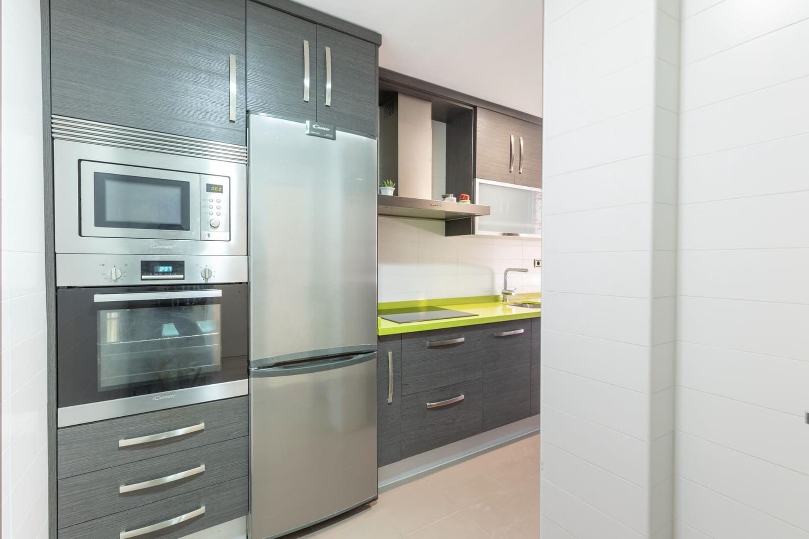 2 Zimmer Wohnung zu verkaufen in Granada Stadt mit Pool Garage - 292.000 € (Ref: 10086239)